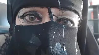 Seksi služkinje jebejo svojega poročenega šefa - 2022-02-21 23:34:53