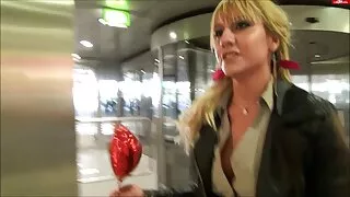 Ogromna siska Sare Jay za pomoč - 2022-02-24 20:14:48