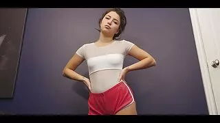 Busty Chick Cassandra Bang v svoji coocha - 2022-02-23 18:00:29